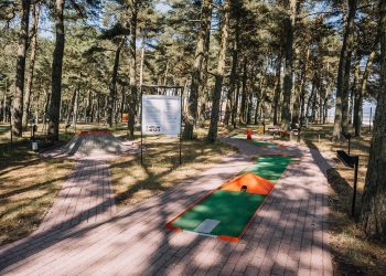 Mini golfas Nidoje